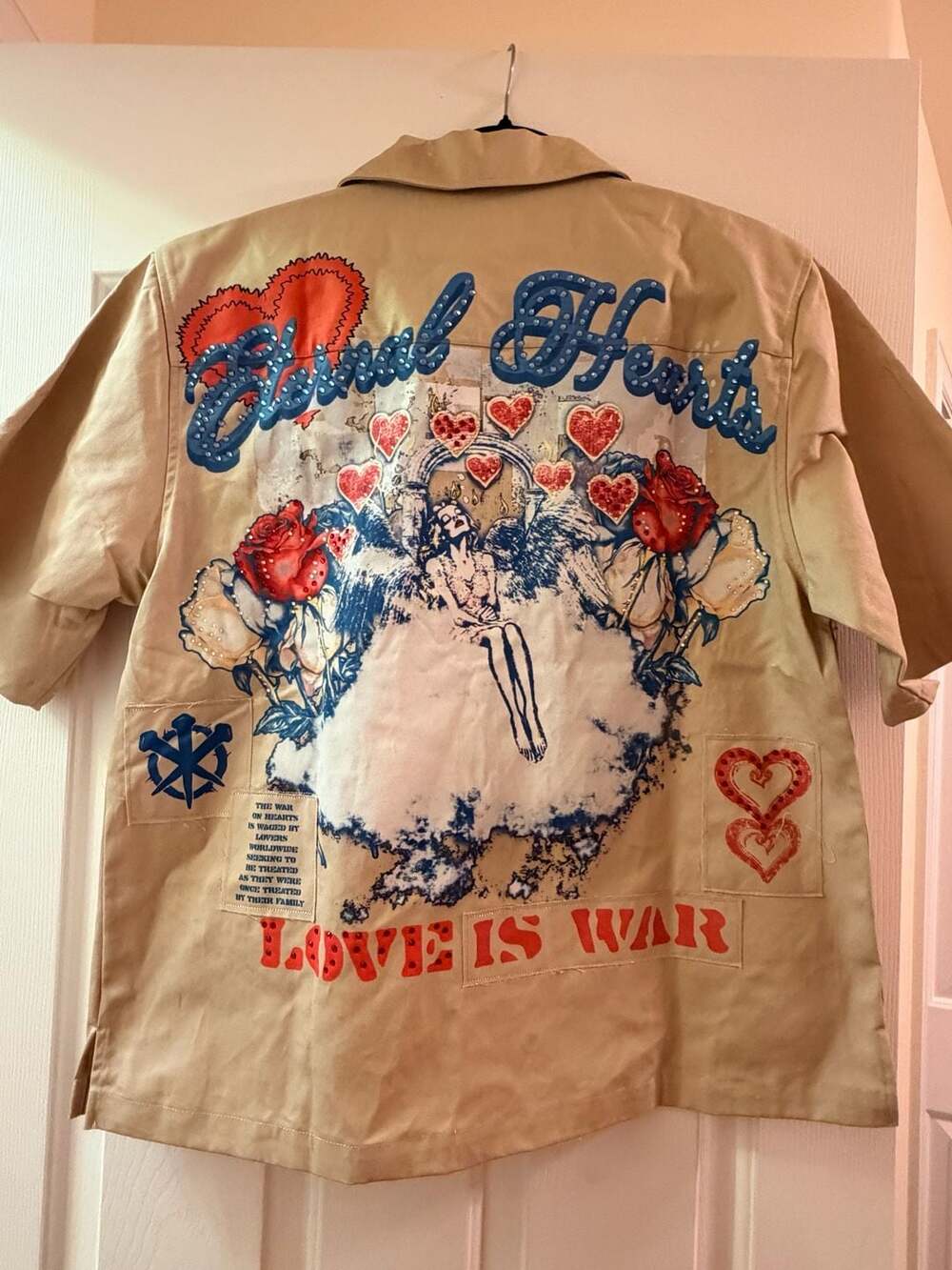 Ajenda Y2K M Eternal Hearts Graphic Button-Up Short Sleeve Shirt Khaki